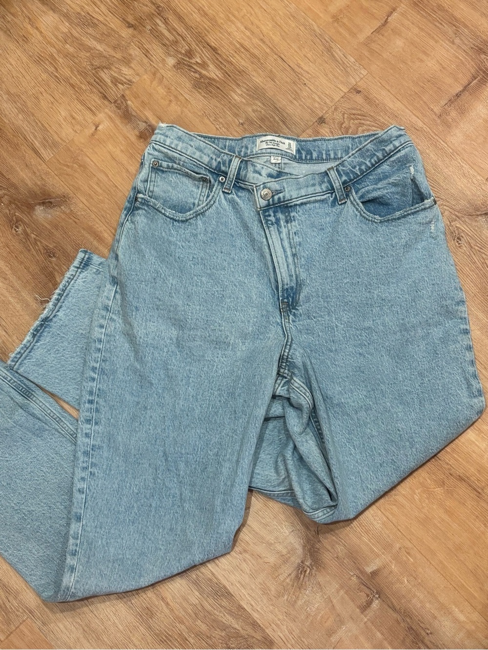 Abercrombie & Fitch Curve Love 90s Straight Leg High-Rise Women's Jeans